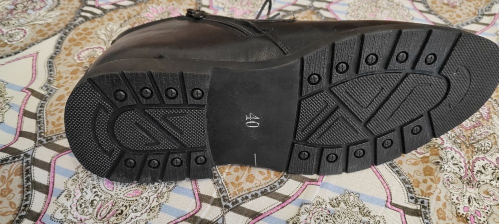 Продам зимние ботинки мужские