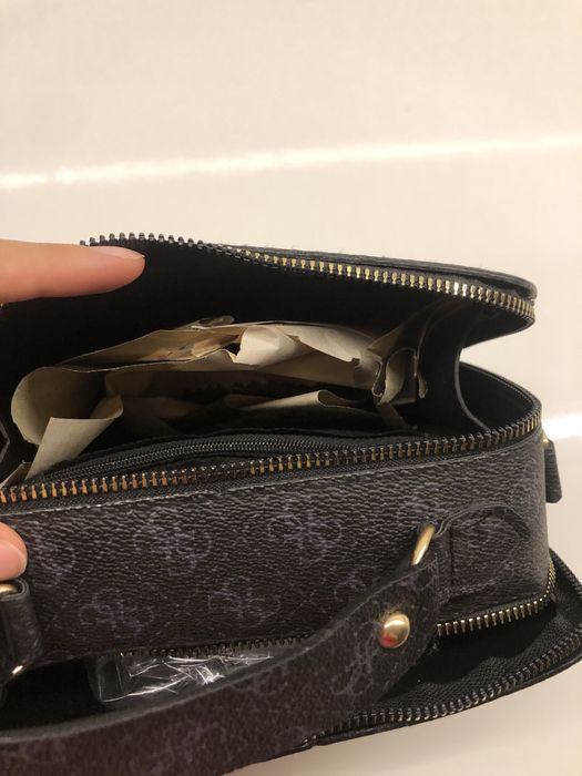 Дамска чанта GUESS