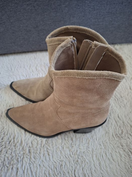 Vând botine/ghete gen cowboy noi, marimea 37, stradivarius