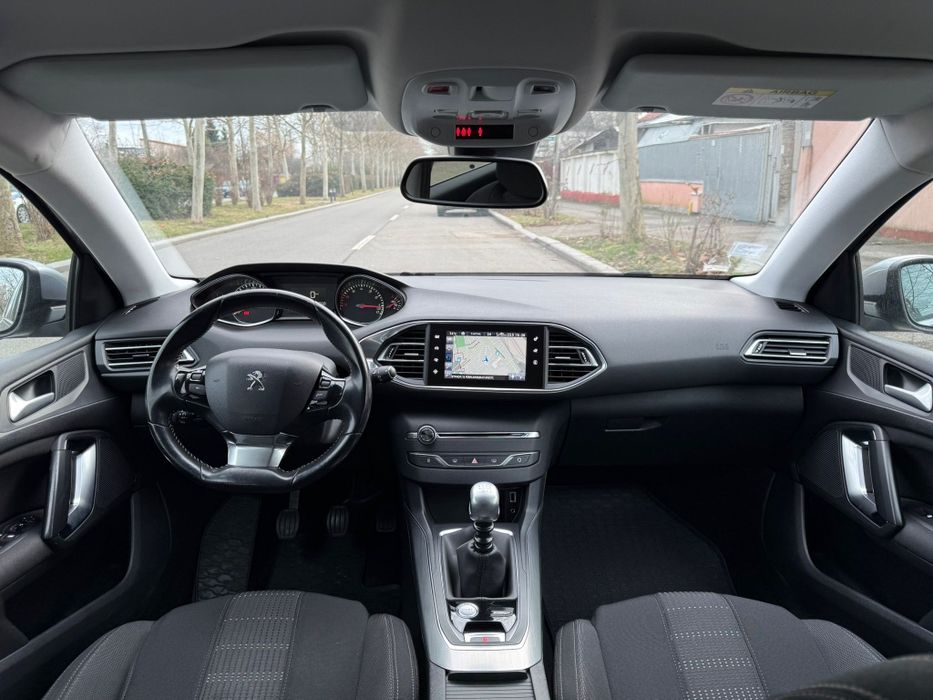 Peugeot 308//An Fabricatie 2017//1.2 Benzina