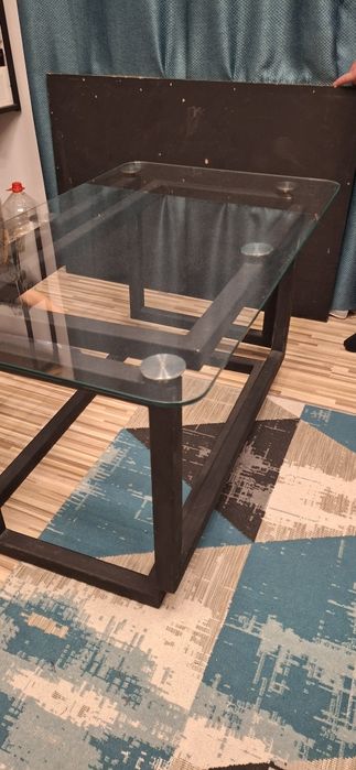 Masa metalica cu blat din sticla