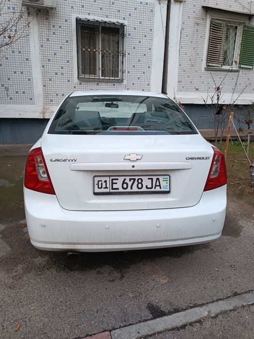Lacetti sotiladi oq rang 1.8