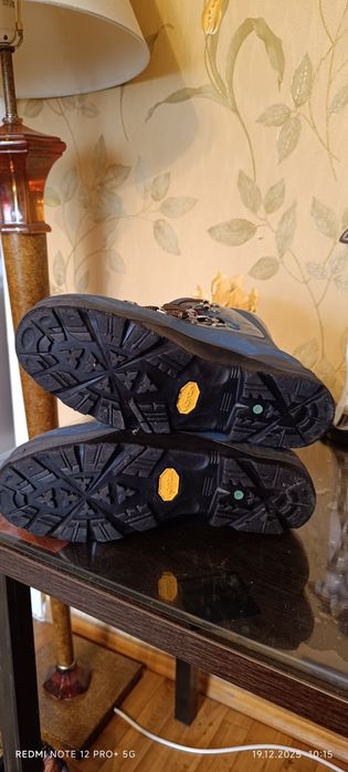 Спорт горные ботинки.