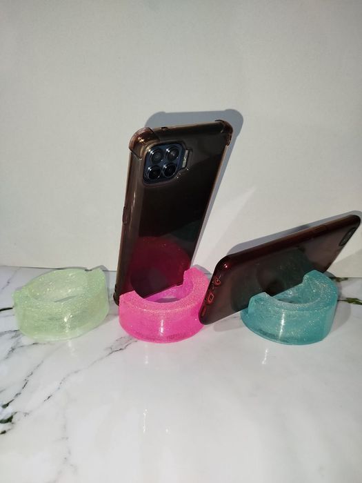 Подставки для сотовои