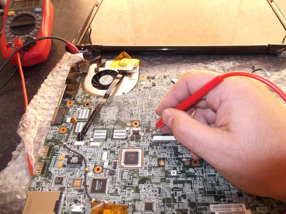 Reparatii laptopuri, calculatoare,, aparate foto, recuperare date