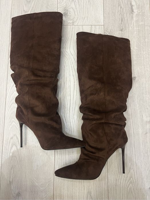 Велурени ботуши на ток