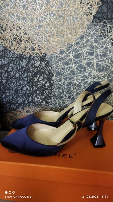 Продаются женские босоножки DS