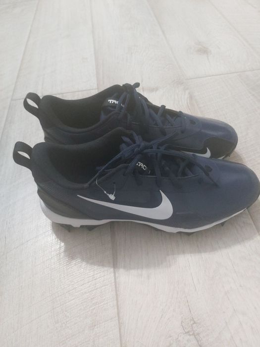 Бутсы футбольные