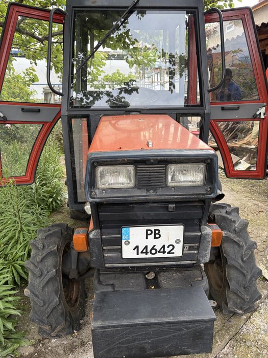 Hinomoto E2004 2011