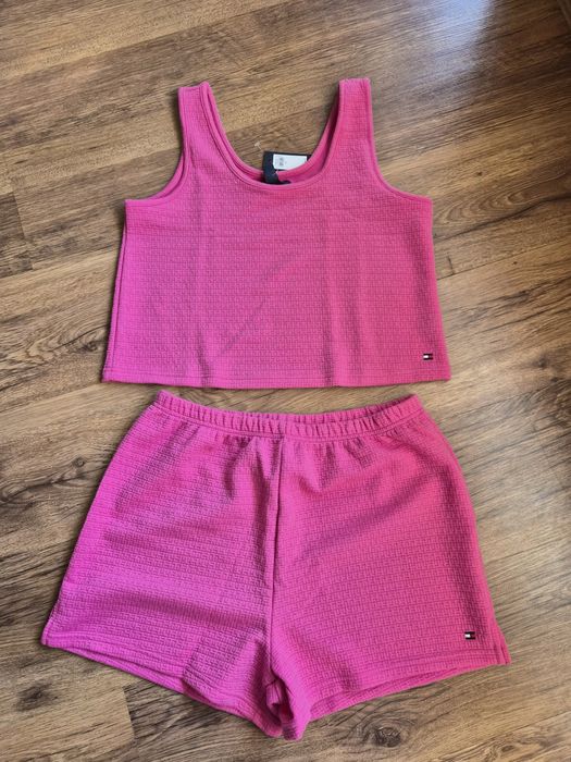 Guess, Versace, Emporio Armani, Tommy Hilfiger, Adidas бодита,тениски