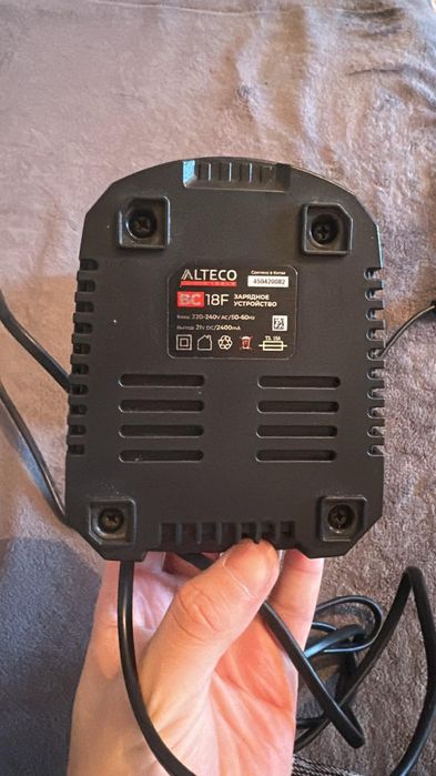 Продаётся зарядка для шуруповерт