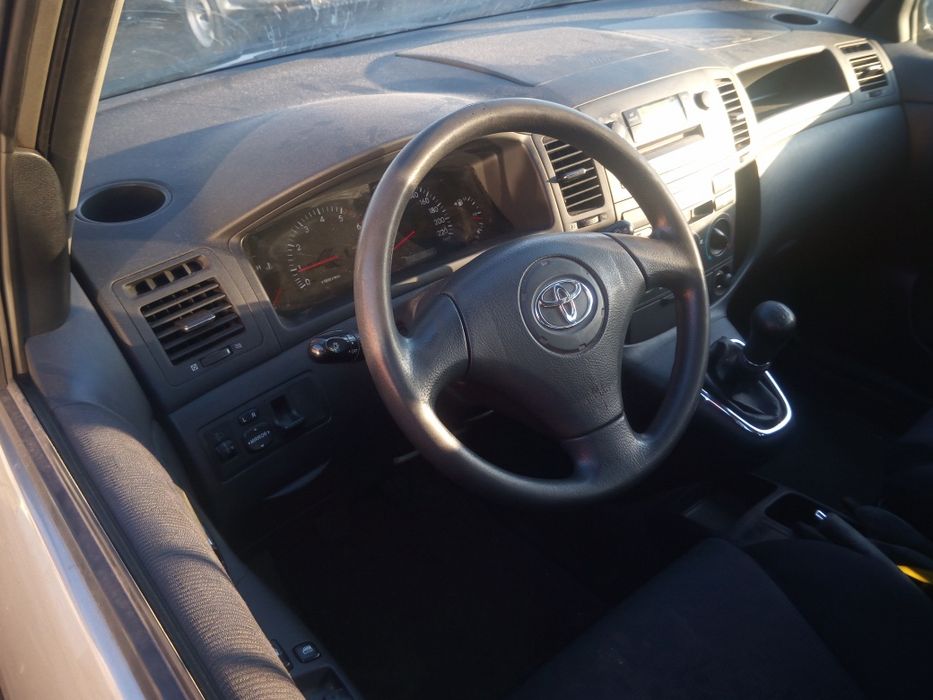 Тойота Корола Версо.2.0d4d