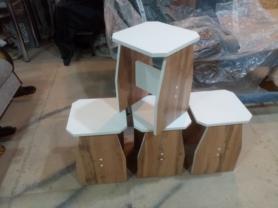 Продам новые кухонные табуретки!