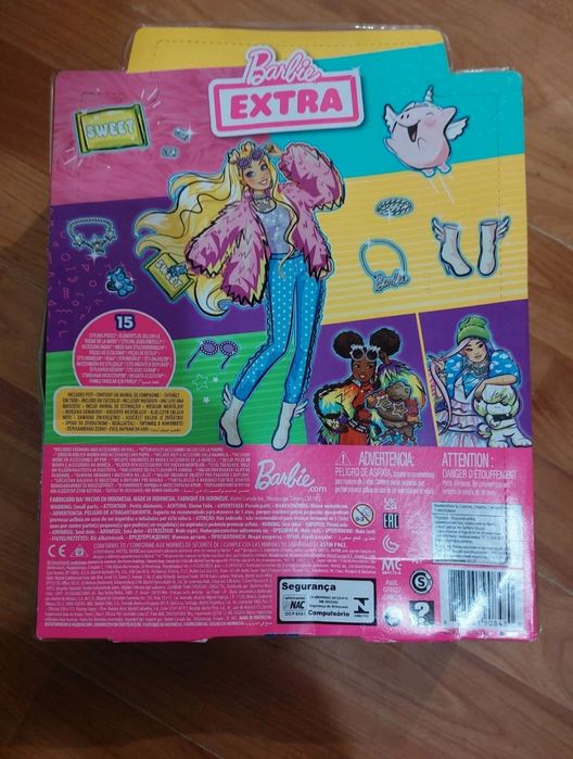 Păpuşă Barbie Extra (3) (GRN28)/ Nouă, în cutie, cu Accesorii / Purcel