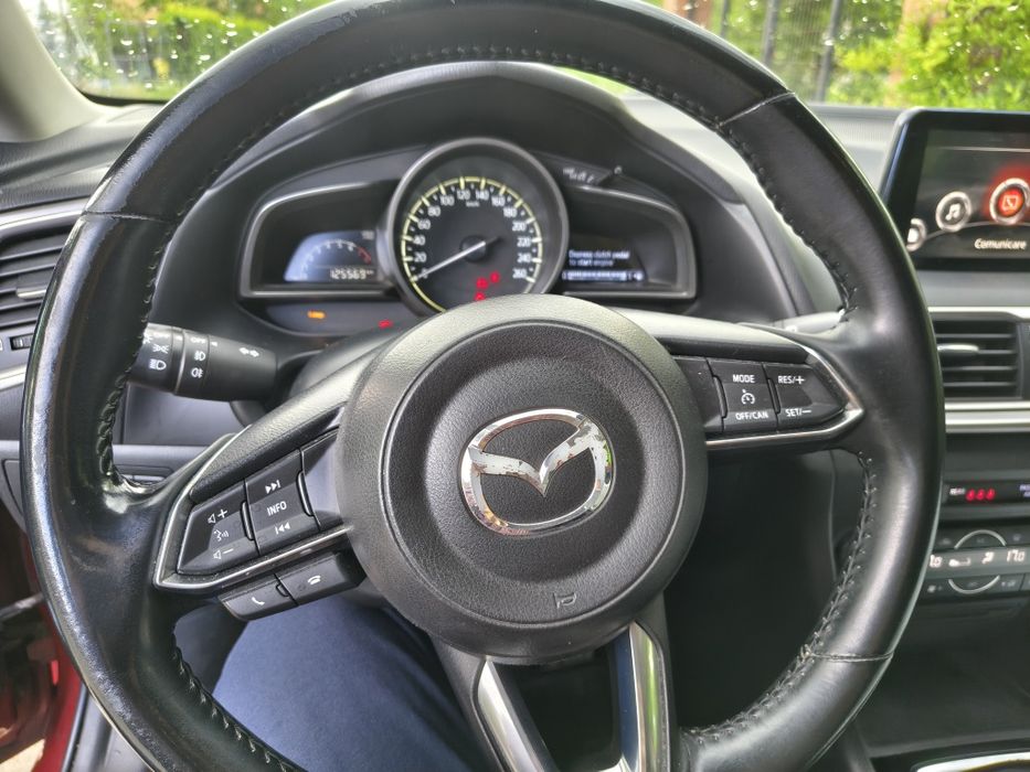 Vând Mazda 3 hatch back
