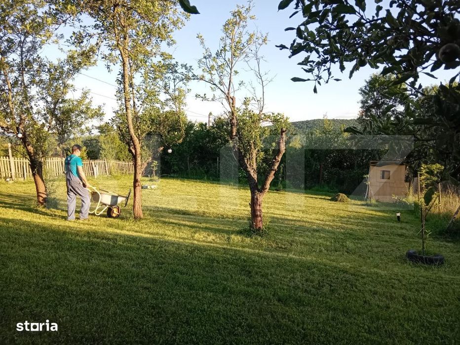 Teren + cabana pe piloi, 661 mp, zona Almasu Sec