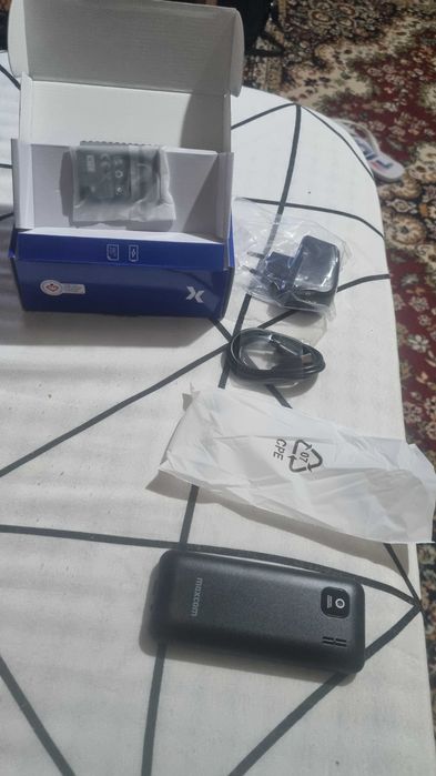 Telefon MAXCOM MM248