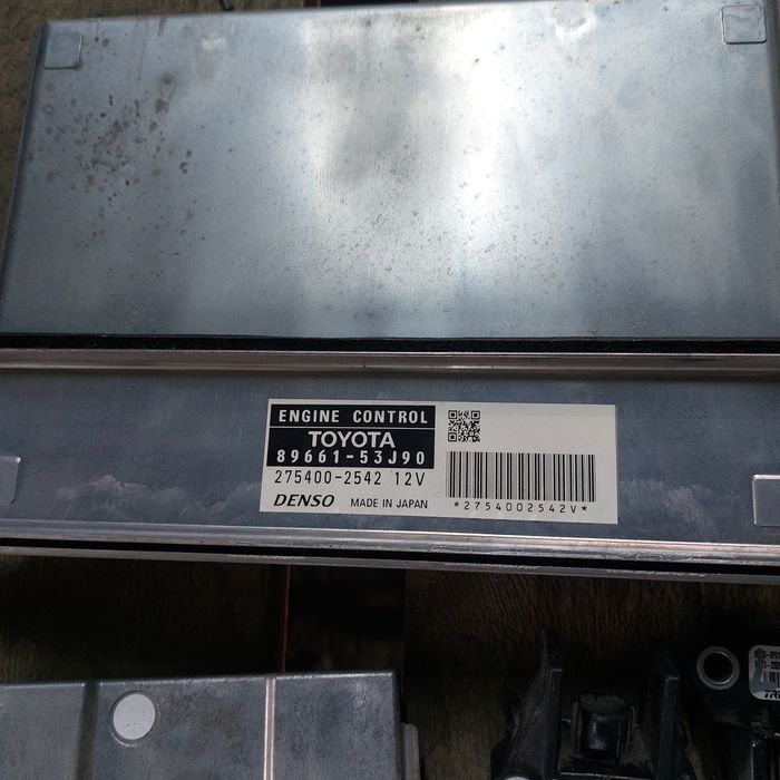 На Lexus is компьютер, блоки .