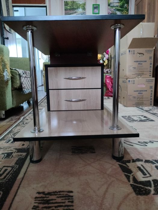 Журнальный столик