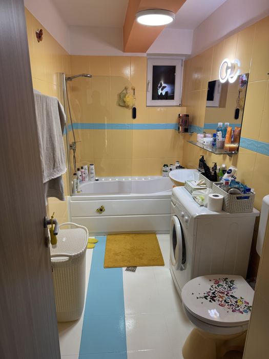 Caut coleg/colega de camera