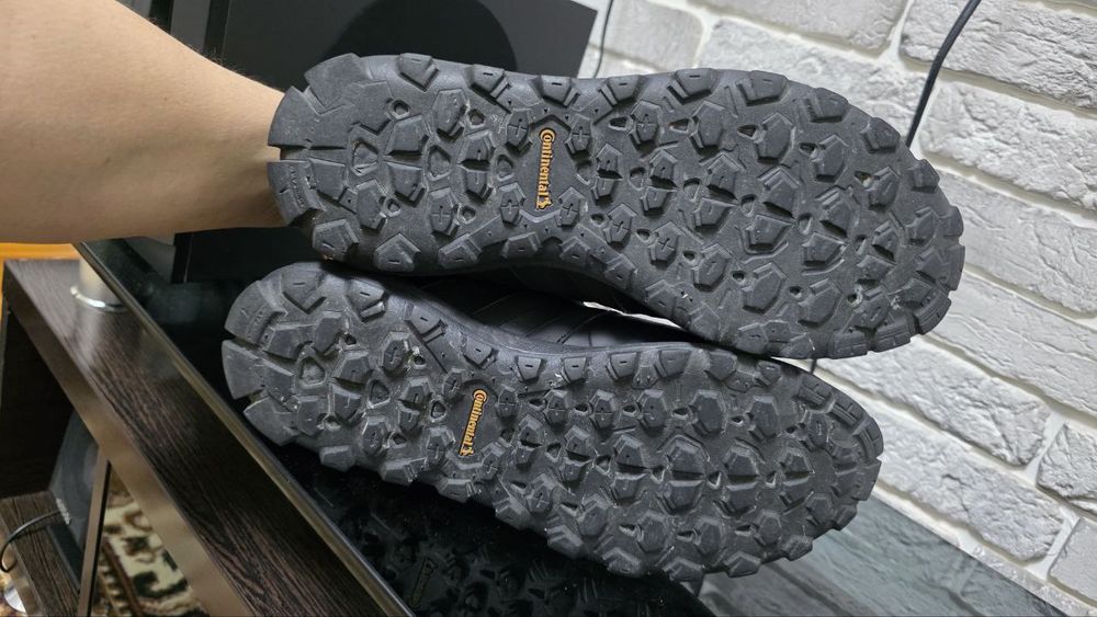 Оригинальные кроссы adidas