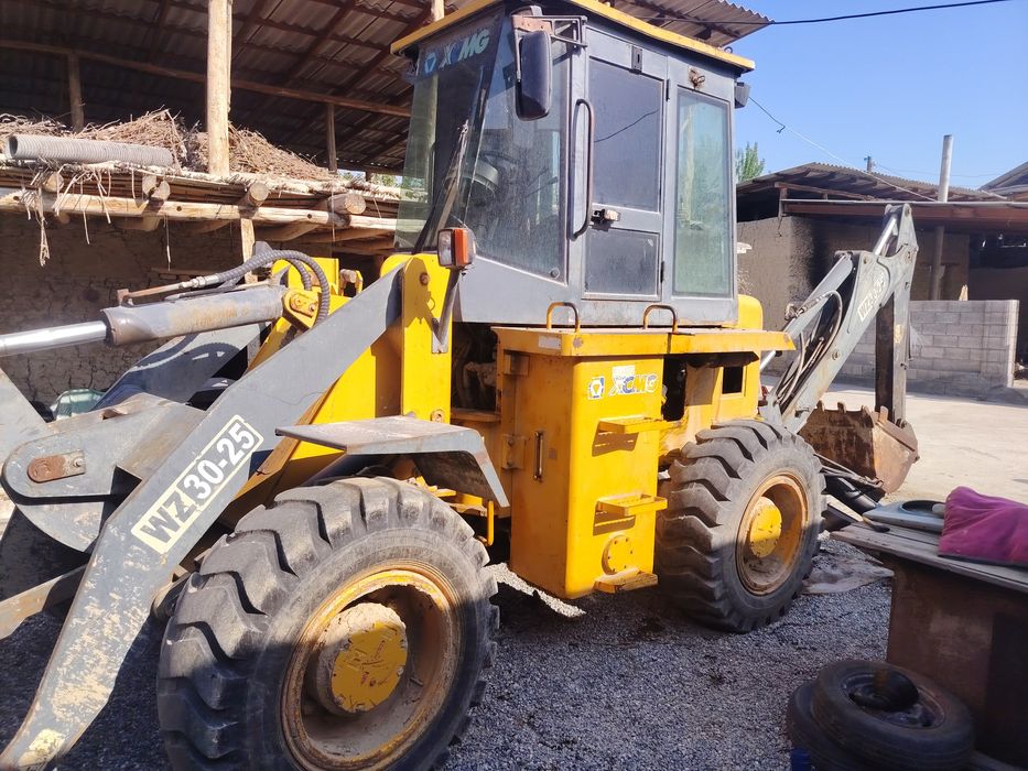 Экскаватор хсмг 30-25