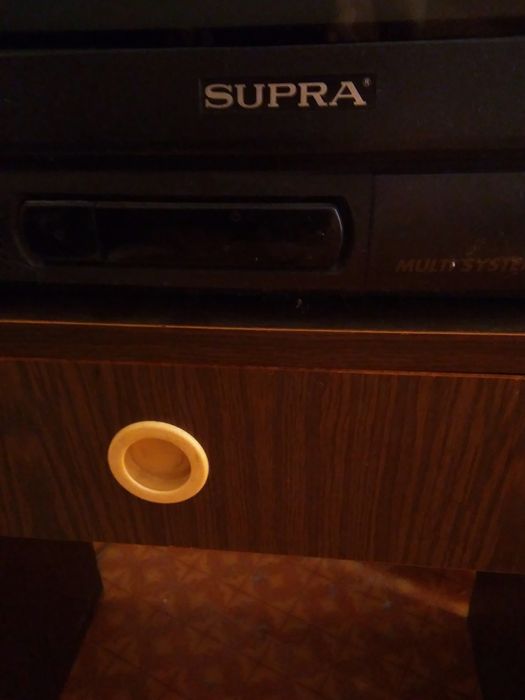 Телевизор 'Supra"