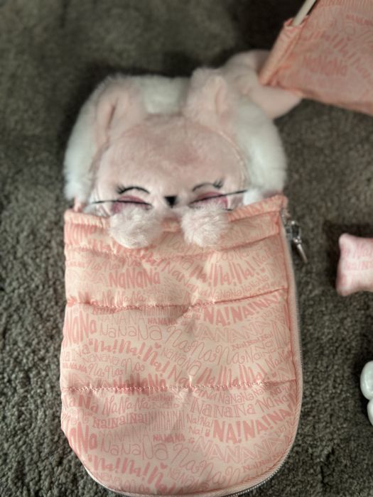 Na na na surprise палатка за кукли