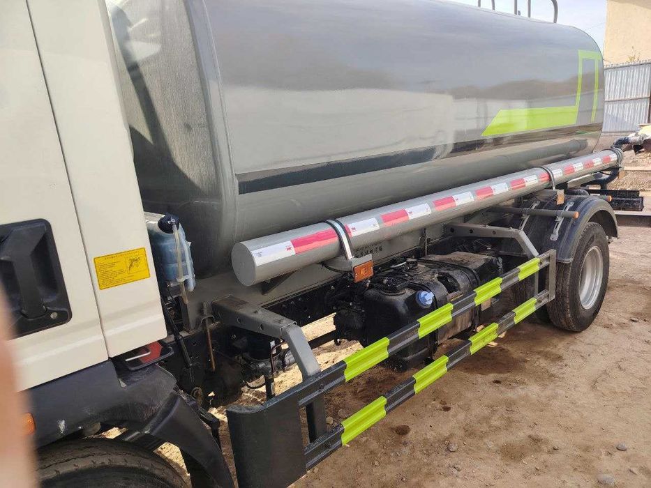 HOWO 4x2   6 куба Водовоз. Новый.