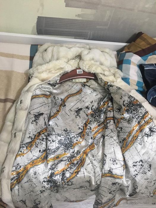 Продаётся шуба .