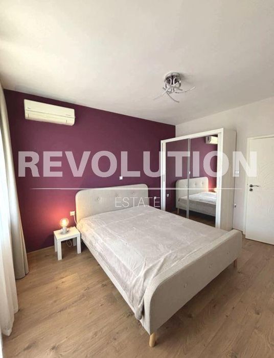 Тристаен апартамент в района на Окръжна болица!