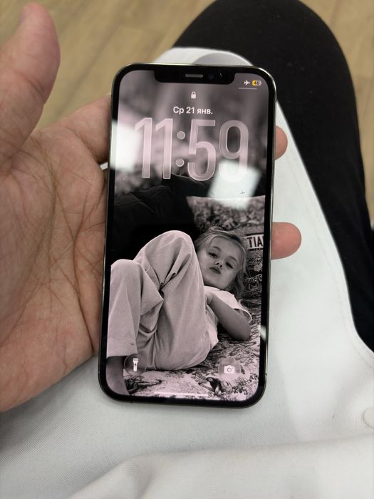 Продаю Iphone 12 pro