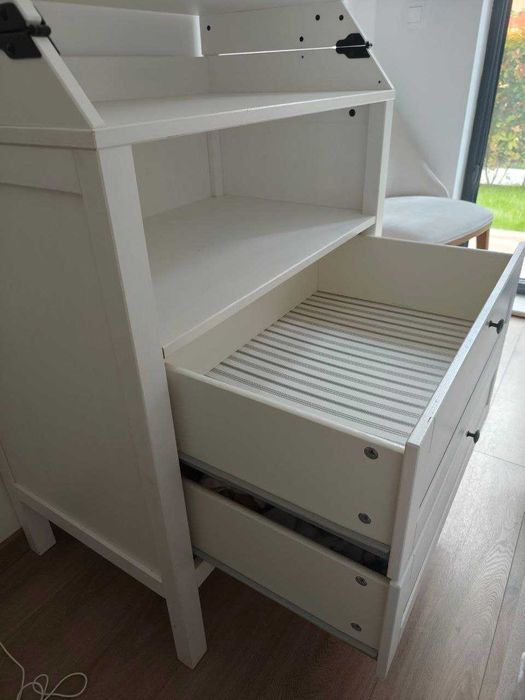 Скрин + маса за повикване, Sundvik, IKEA/Комод + стол для пеленания, Sundvik, IKEA