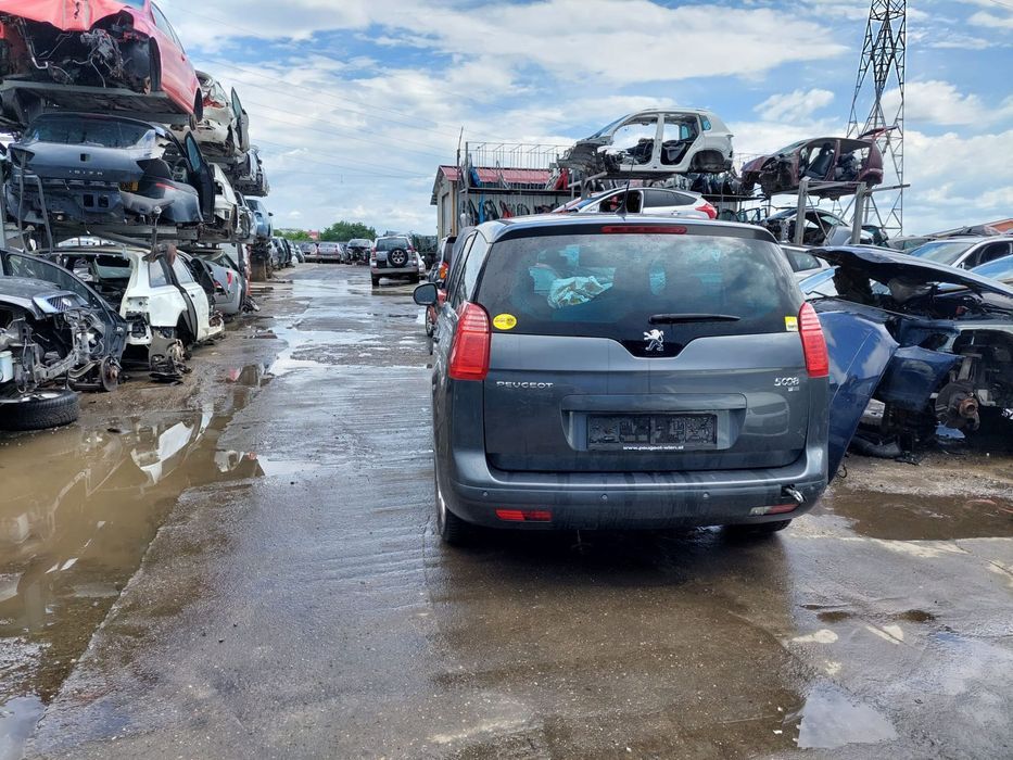 Dezmembram Peugeout 5008, an 2012, 1.6 HDI, cutie Automata