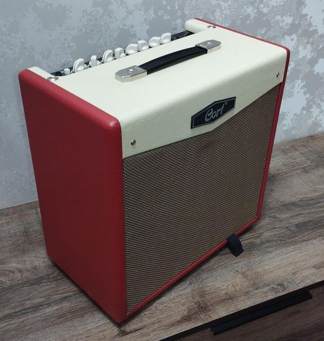 Комбо усилитель CM30R 30W