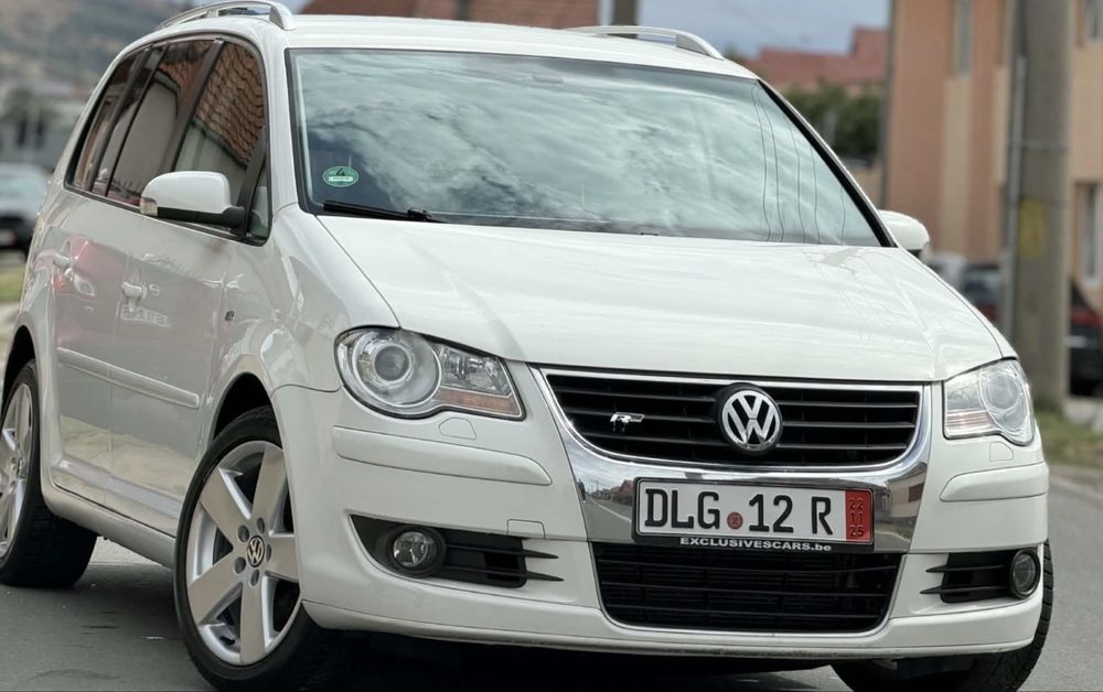 VW Touran 2009 7 locuri model rline 2.0 cu un ax