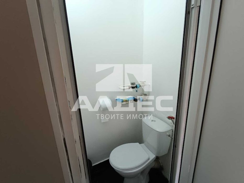 Продава се обзаведен тристаен ап. в Красна Поляна 2!
