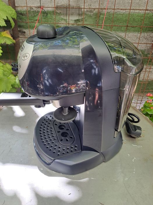 Espresor DeLonghi ca nou Anglia
