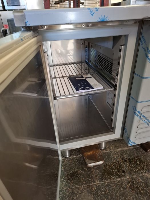 Masă inox cu frig