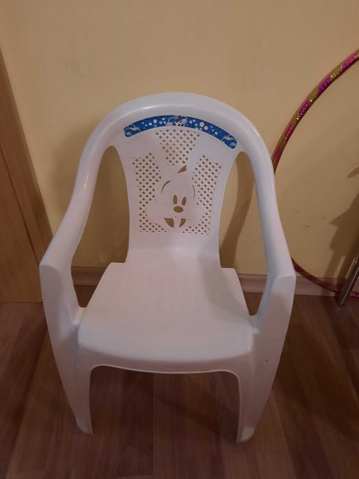 Пластмасово детско столче