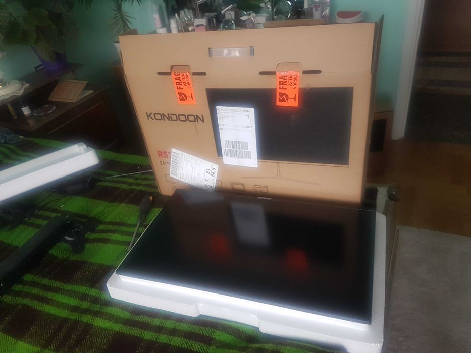 монитори 2 бр. KONDOON RS24FA 24“ 1920*1080 к-т със стойка за бюро