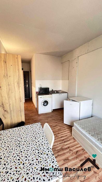Дава се под наем Двустаен апартамент в София, Център - 40 кв.м за 303.96 € - Снимка #1