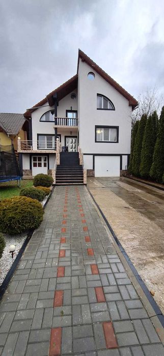 Casa curte gradina