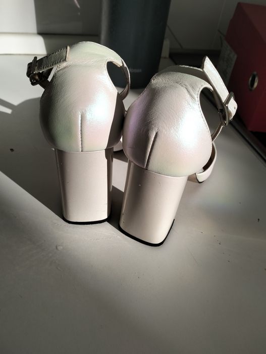 Босоножки женские