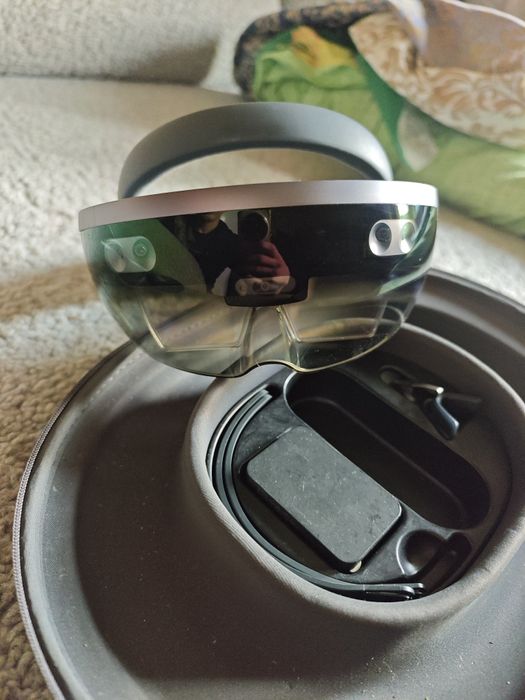 Очки смешанной реальности HoloLens