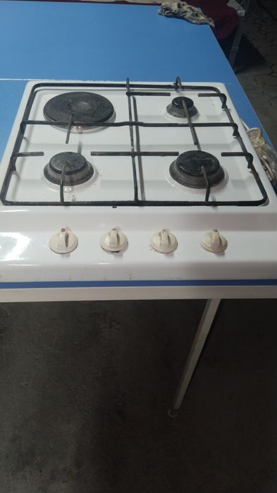 Продам газ плиту