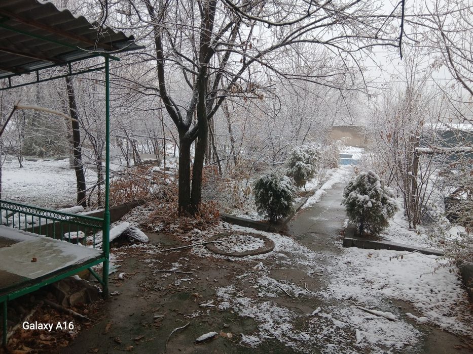 Срочно продаётся 2-х ком.квартира с огородом и летним бассейном