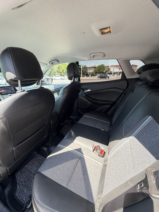 Tracker 2023 Qora LTZ Avtomat