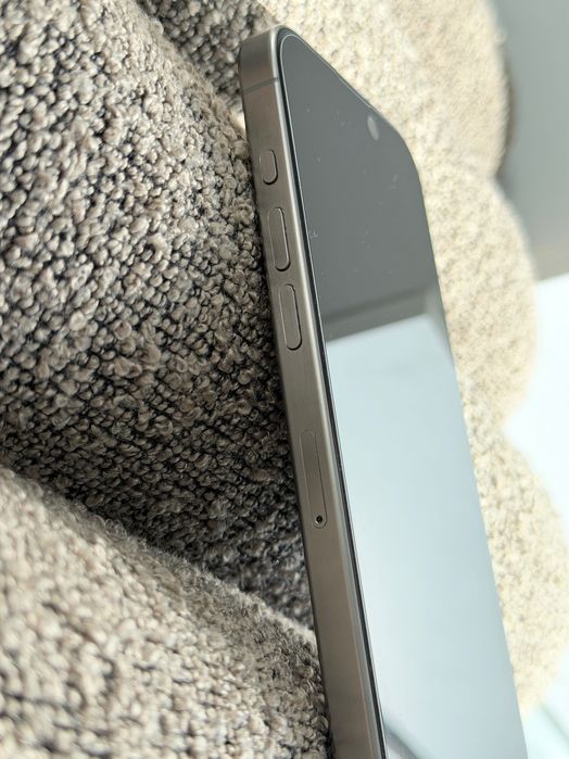 iPhone 15 Pro 256 GB в перфектно състояние