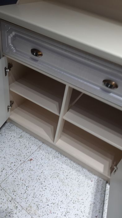 продам тумбу- буфет для посуды кафе